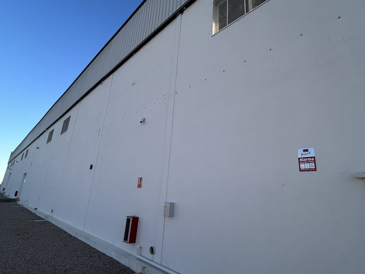 Sistema de alarma conectado a policía en parking de caravanas Silla